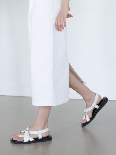 MOL:pin Bold Buckle Sandals 23024_ White