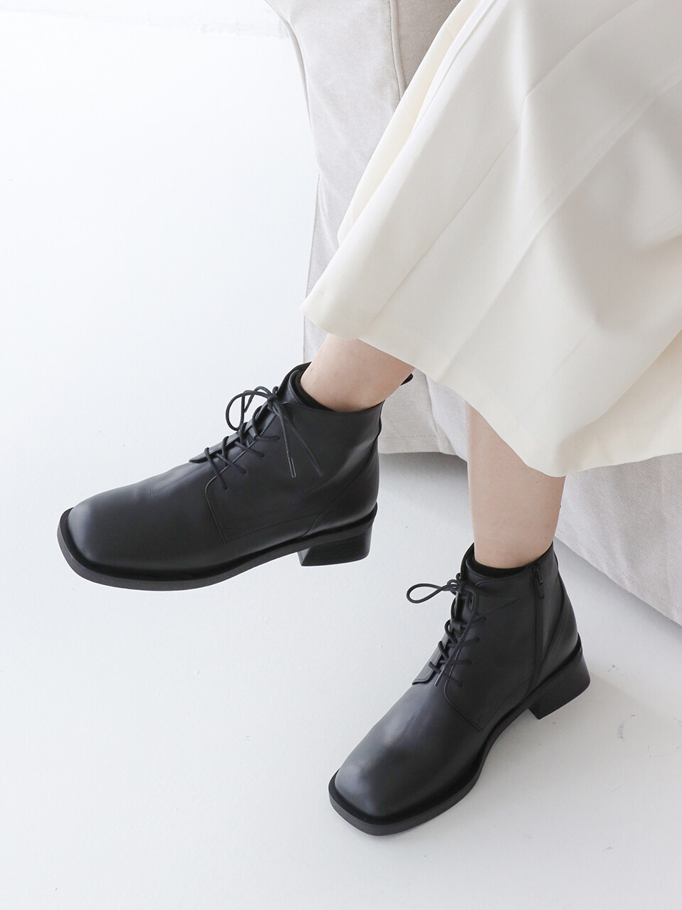 MOL:pin Classic Ankle Boots_Black
