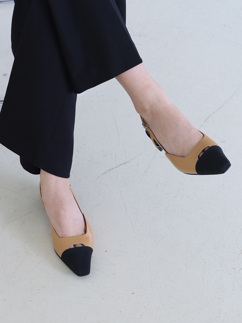 MOL:pin Combi Slingback Shoes_Camel