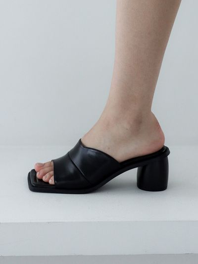 MOL:pin Rolling heeled Sandal 23031_ Black