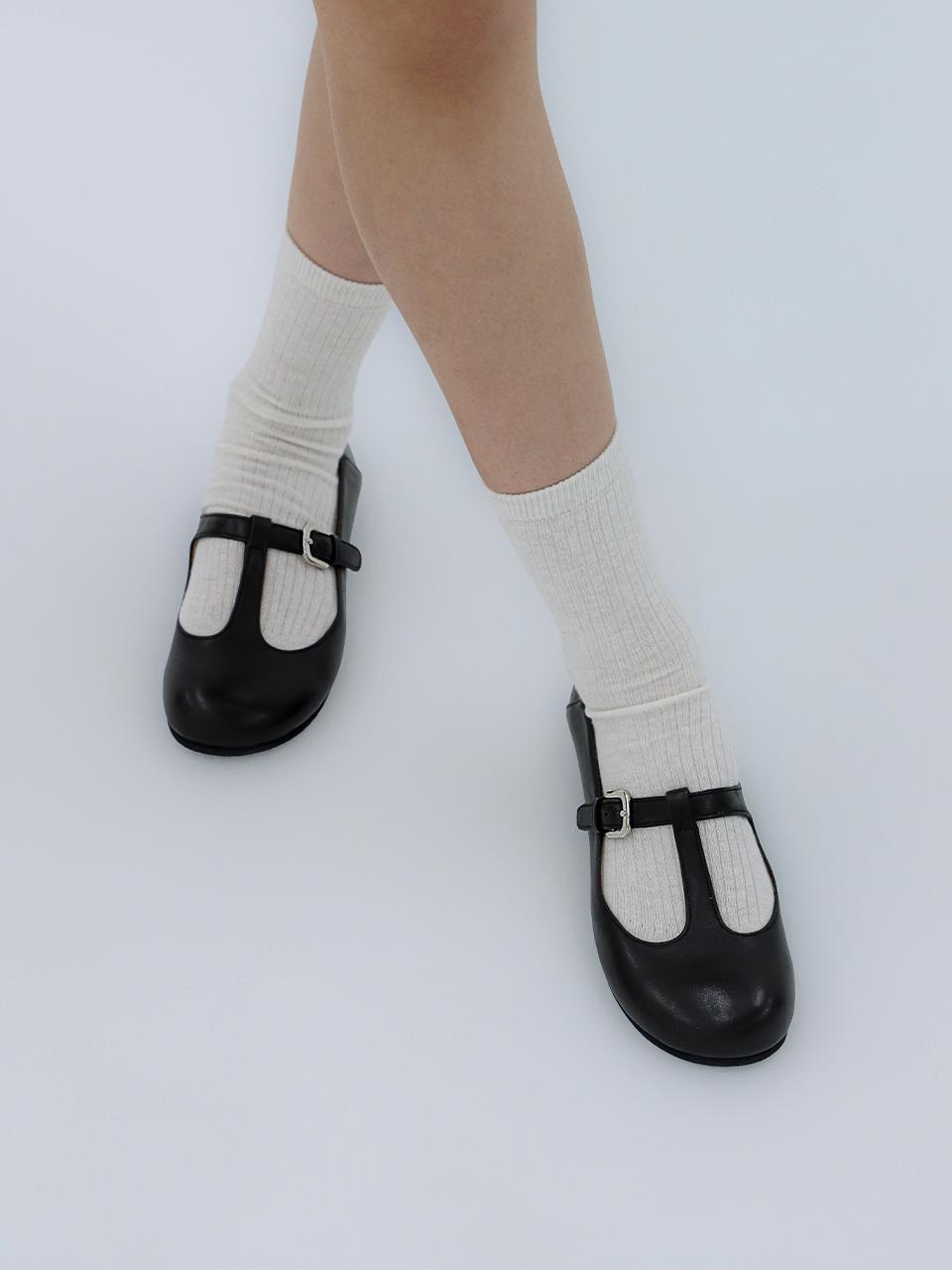 MOL:pin T-strap Mary Jane Shoes_Black