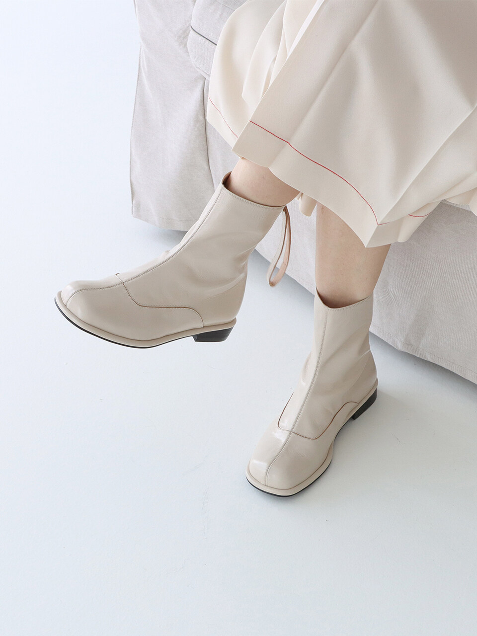 MOL:pin Ui Ankle Boots_Cream