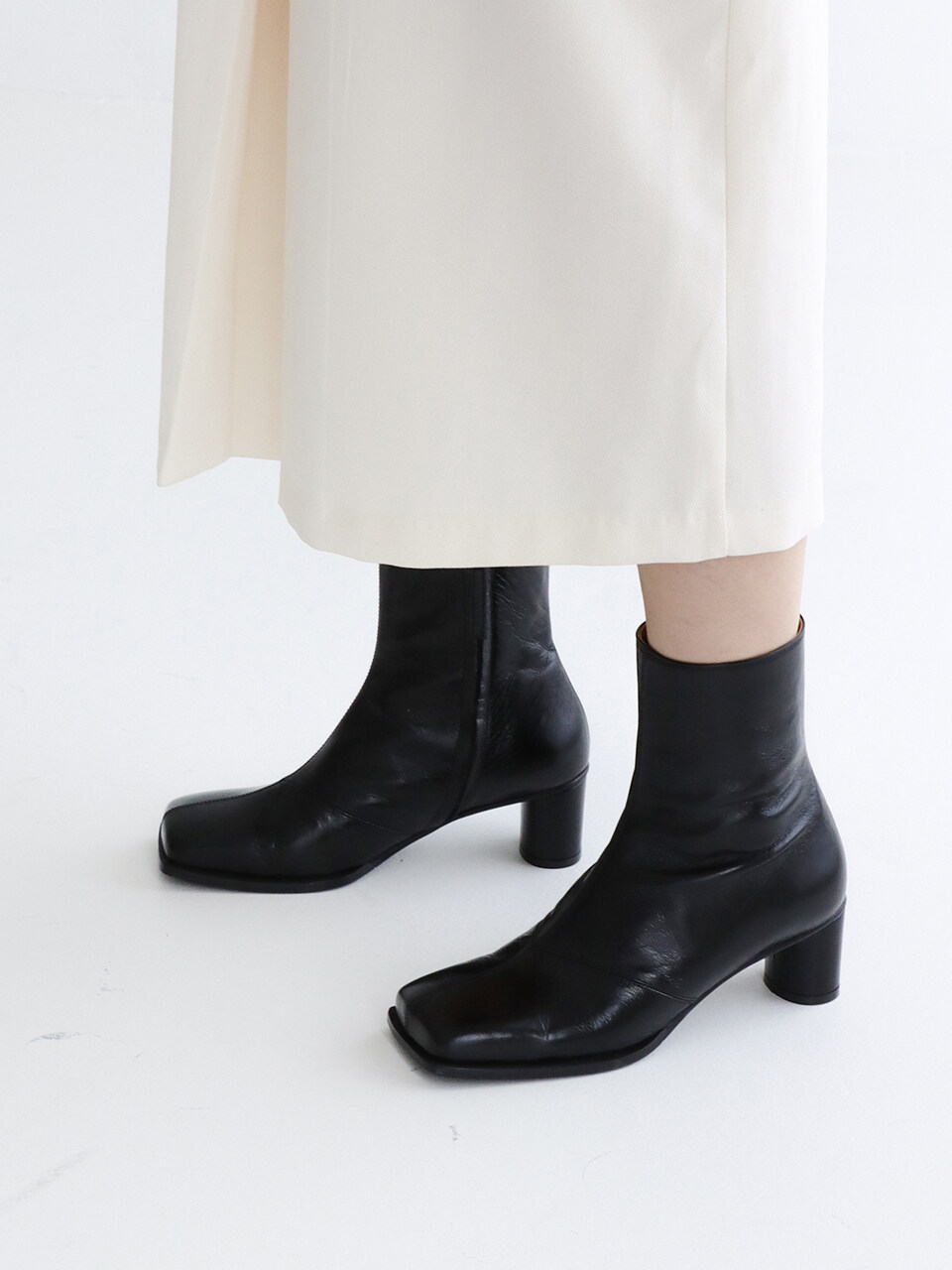 MOL:pin Ze Ankle Boots_Black