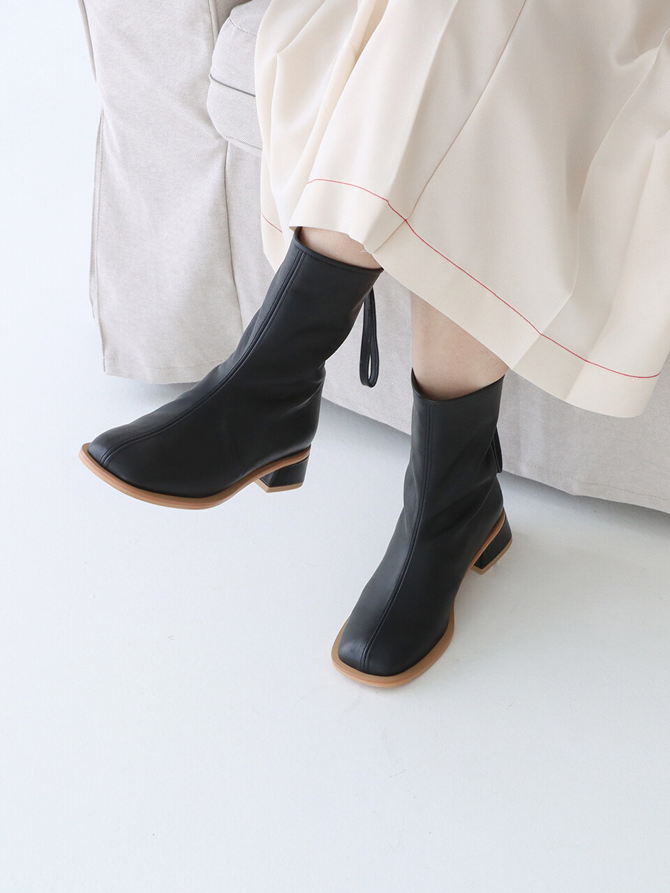 MOL:pin Zip Ankle Boots_Black