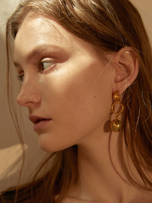 MONDAM Tocs Ball Earrings