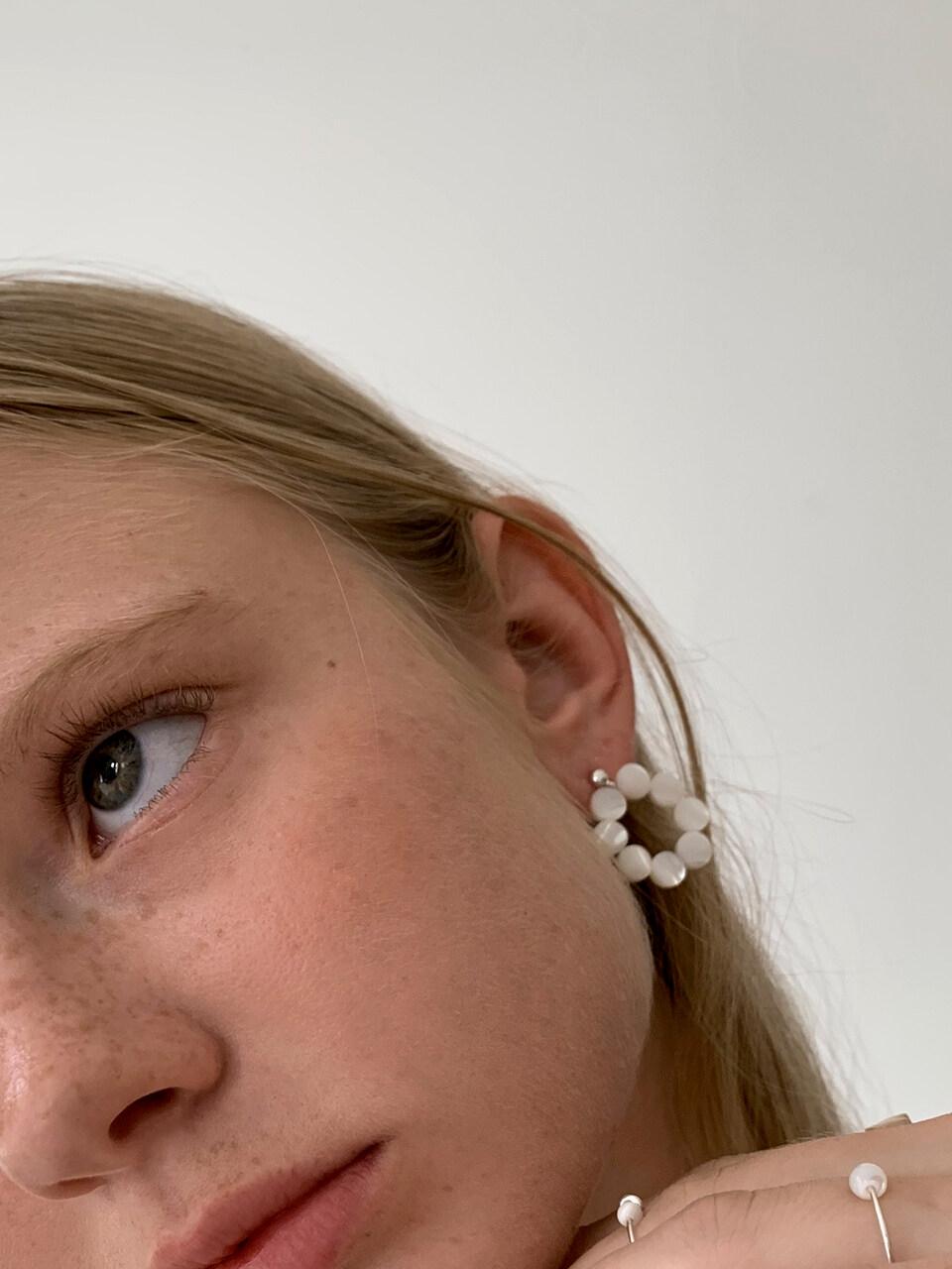 MONDAY EDITION Circle Seashell Earrings