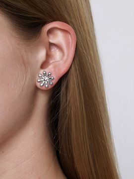 MONDAY EDITION Daisy Earrings