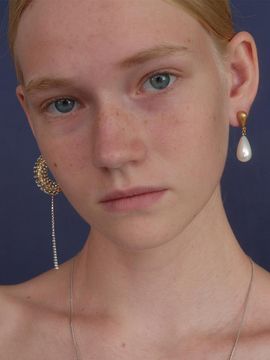 MONDAY EDITION Golden Wave Teardrop Pearl Earrings