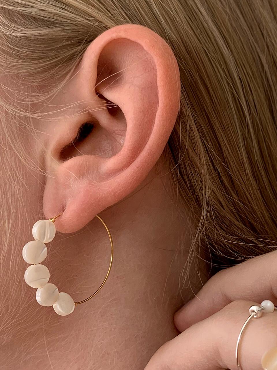 MONDAY EDITION Half Seashell Earrings