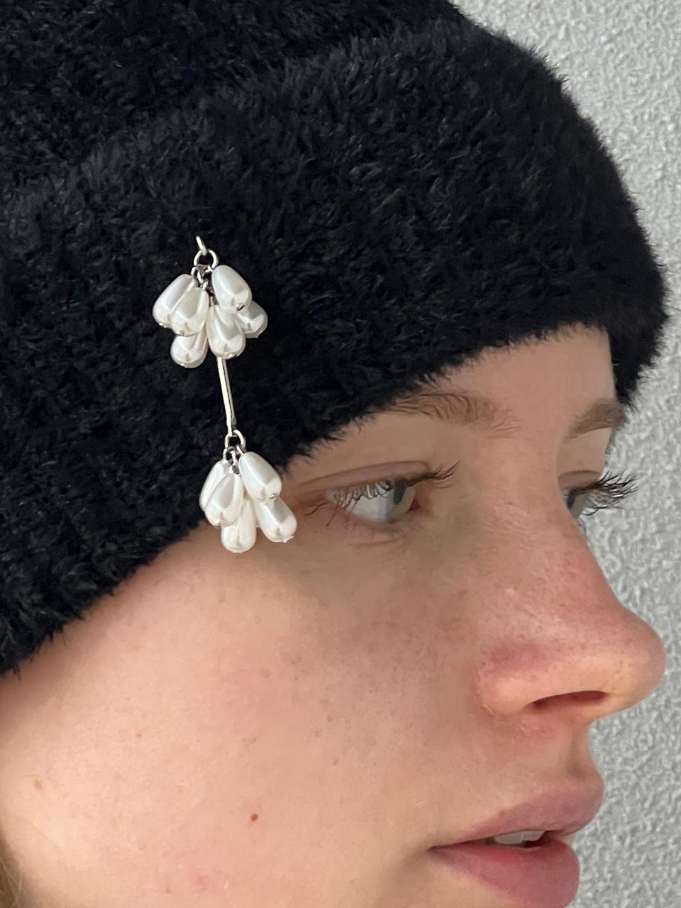 MONDAY EDITION Pearl Acrylic Floral Brooch [Beige]