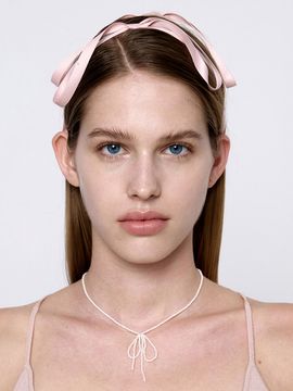 MONDAY EDITION Pearl Bow Necklace