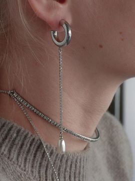 MONDAY EDITION Teardrop Pearl Unbalanced Earrings - Silver
