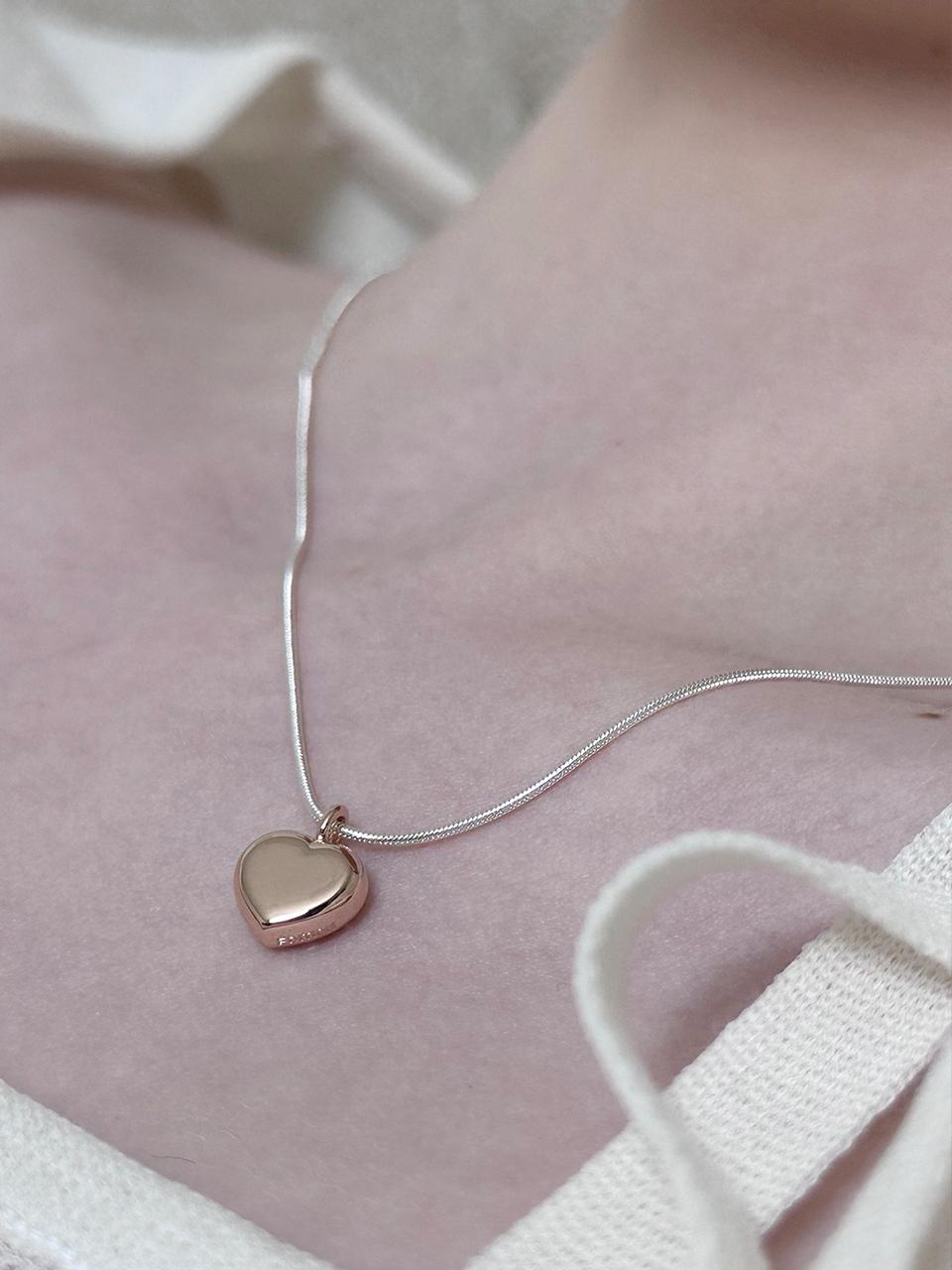 MONDAY EDITION Valentine Heart Necklace