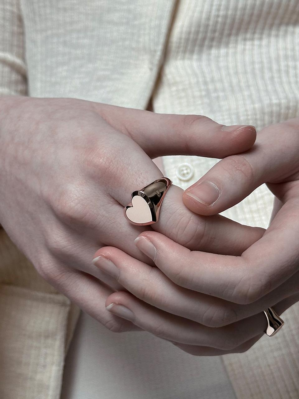 MONDAY EDITION Valentine Me Heart Ring