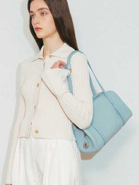 monde monde Moment Medium Shoulder Bag (3 Colors)