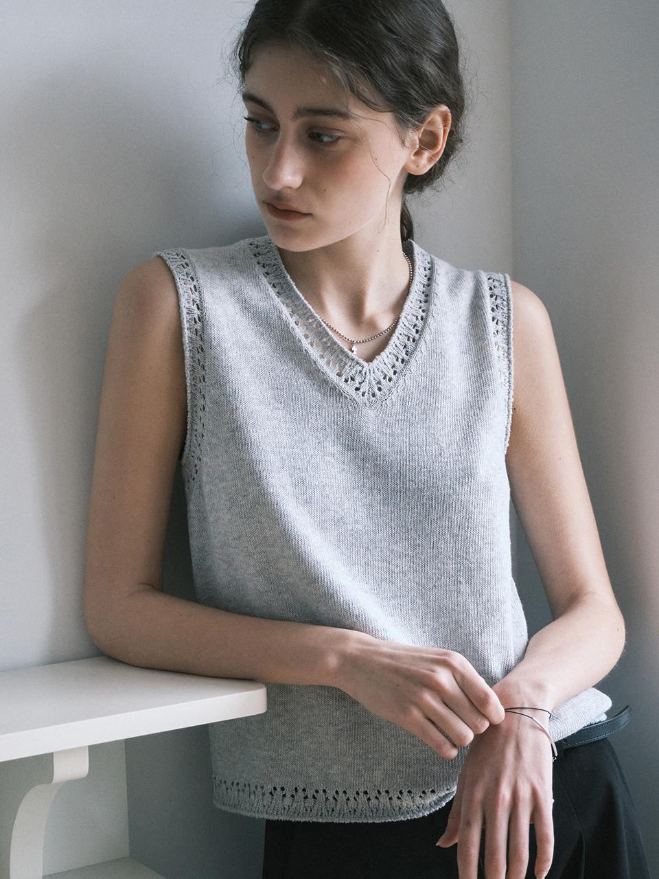 MONGDOL From ITALY Crochet Point Knit Sleeveless Sweater (MDKT108)