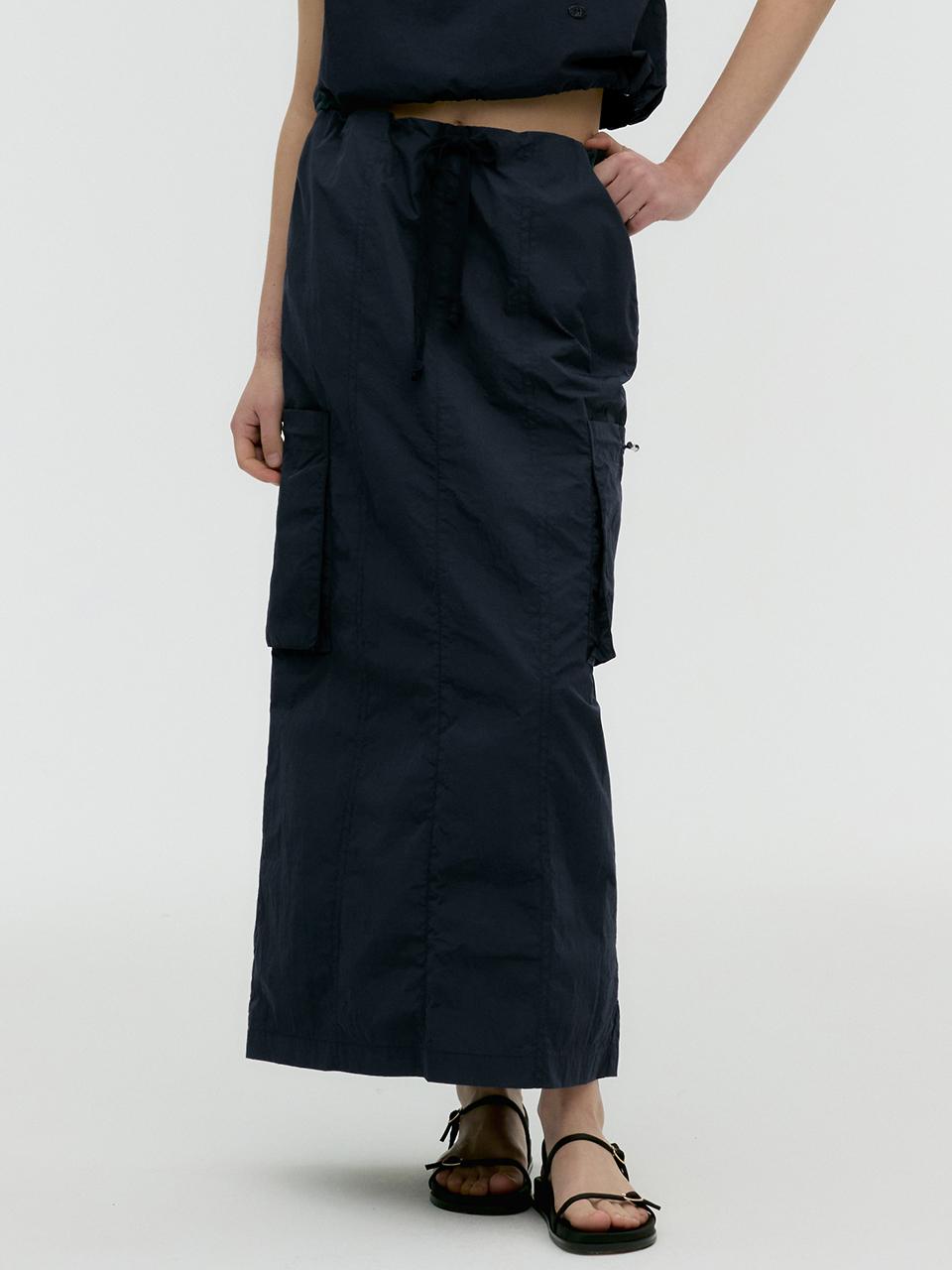 MONGDOL Nylon Cargo Banded Long Skirt_Navy