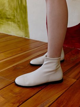 MOODNIGHT Evan Rounded Ankle Boots - 3 Colors
