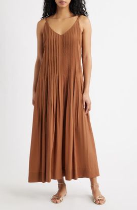 MOON RIVER MOON RIVER Pleated Maxi Sundress