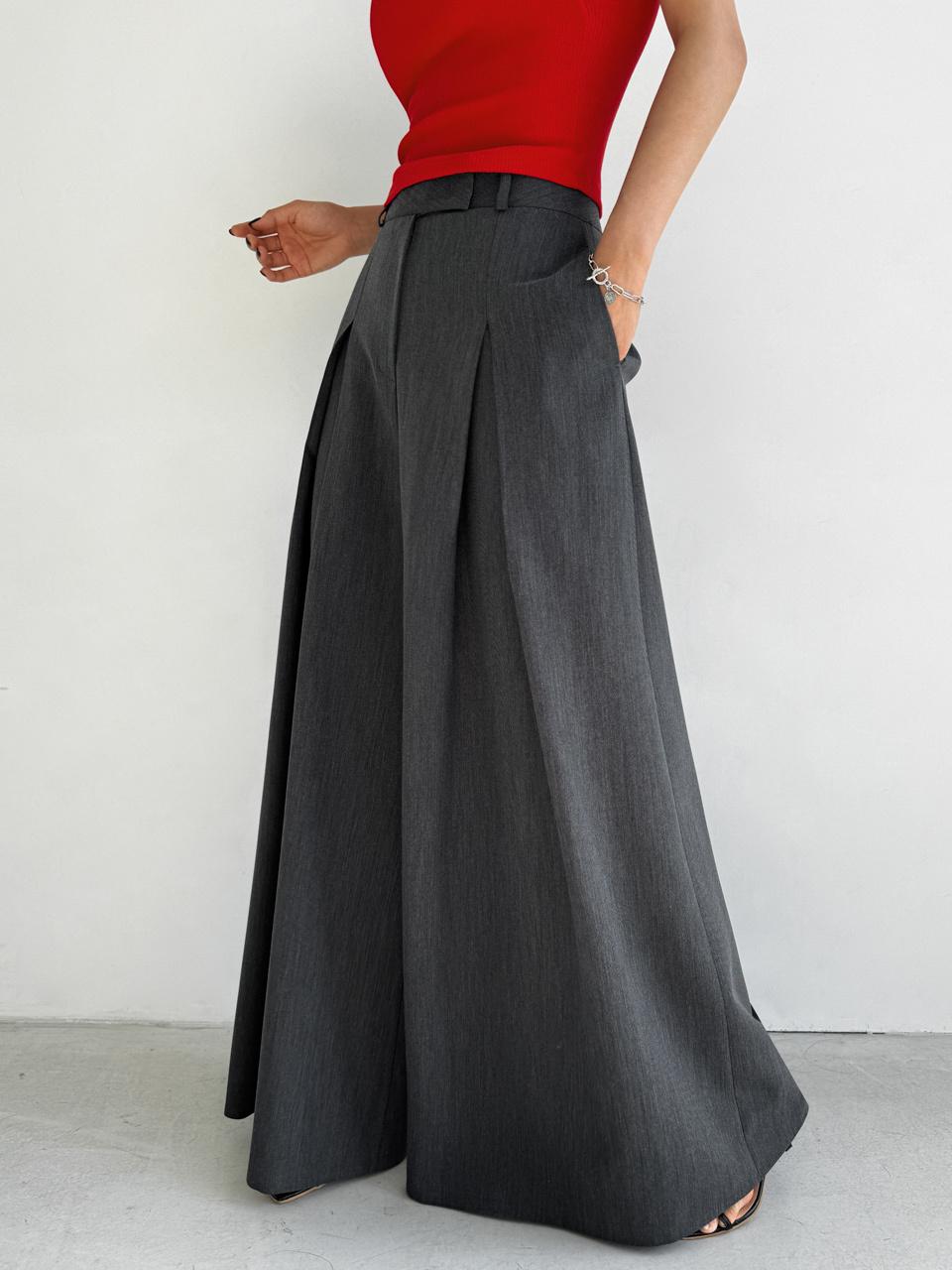 MOONT Inverted Pleats Wide Wrinkle-Resistant Slacks