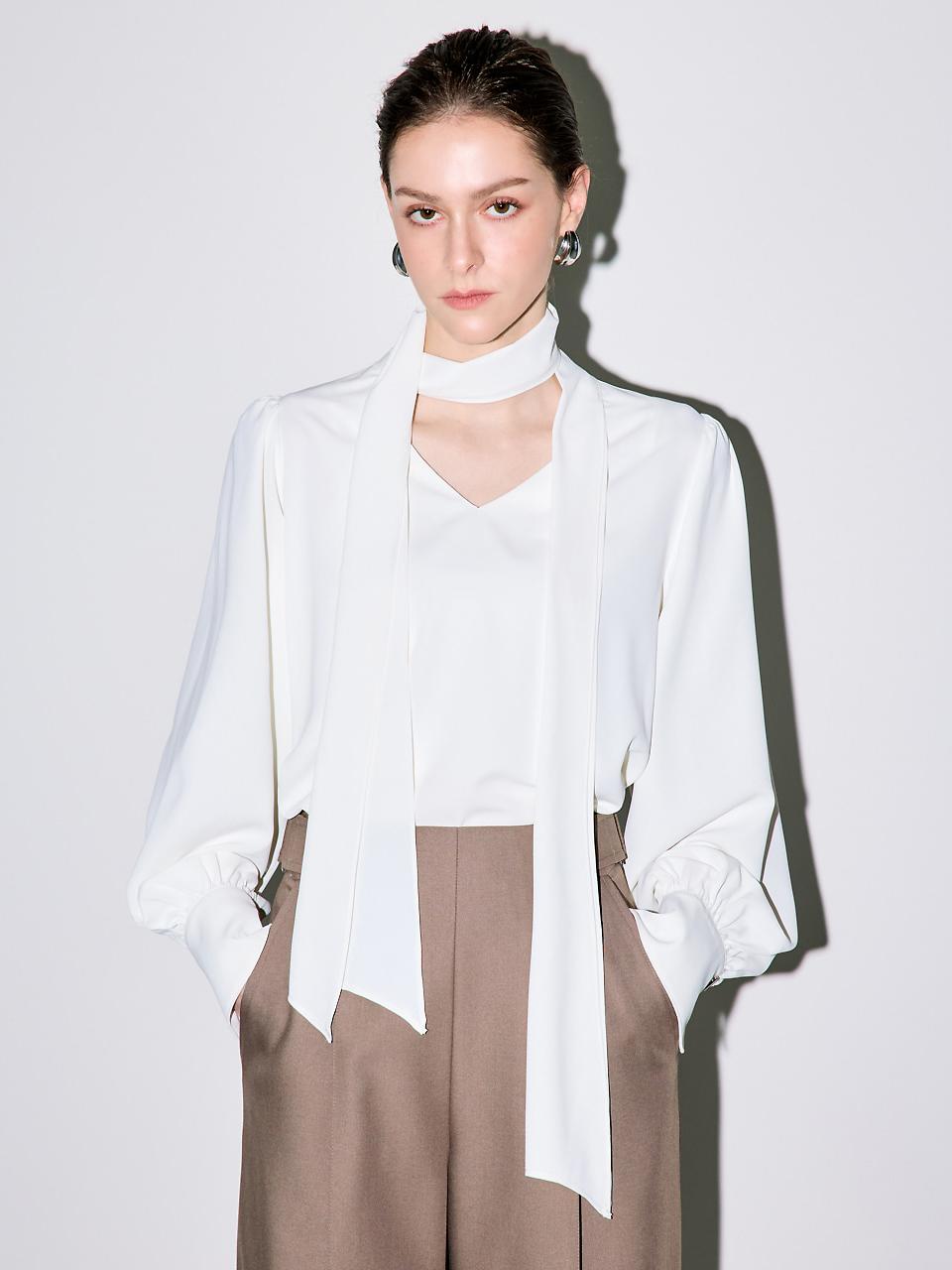 MOONT V-neck Tie Blouse