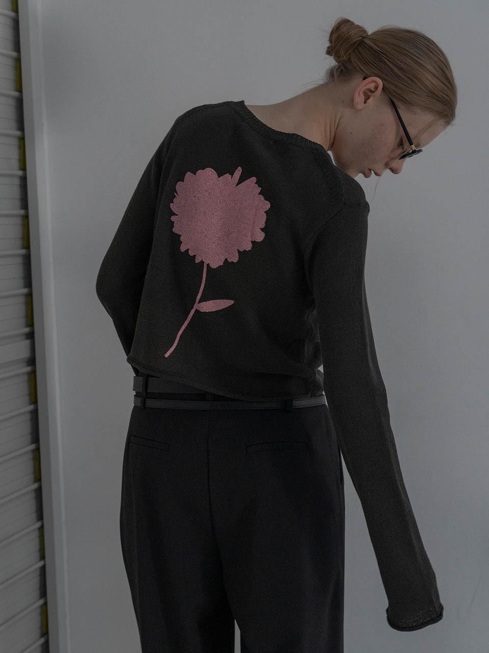 MORCEAU PAR MORCEAU Daisy Print Crop Round Knit [CHARCOAL]