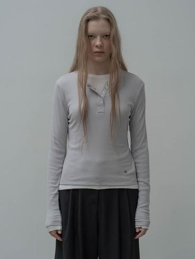 MORCEAU PAR MORCEAU Ribbed Cotton Henley Neck T-Shirt [Light Gray]
