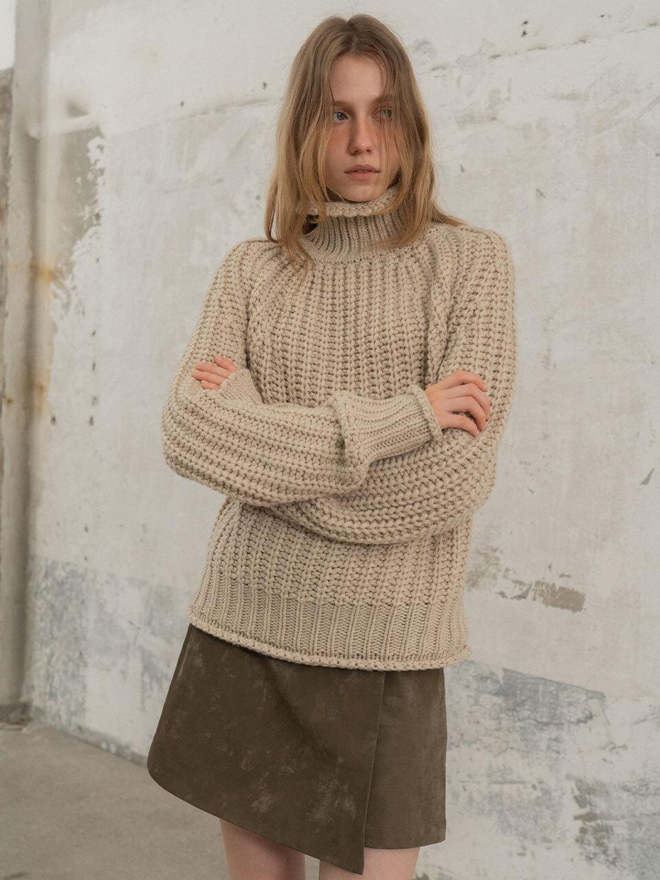 MORCEAU PAR MORCEAU Wool Hachi Oversized Turtleneck Knit [Beige]