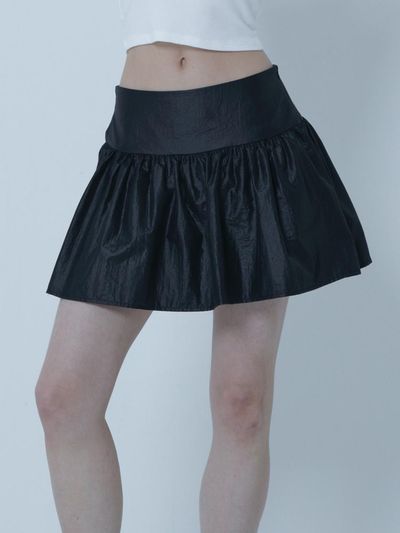MORELIKEIT GLOSSY FLARE MINI SKIRT BLACK