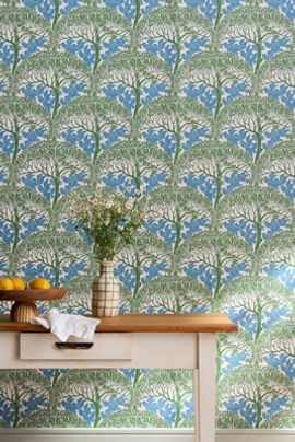Morris & Co. The Savaric Leaves & Trees Garden Green Wallpaper