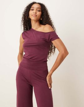 Motel Motel Elysian asymmetric off the shoulder top in plum-Purple
