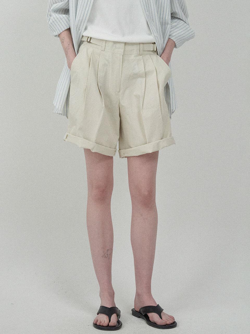 MOTT Cotton Buckle Shorts [Ivory]
