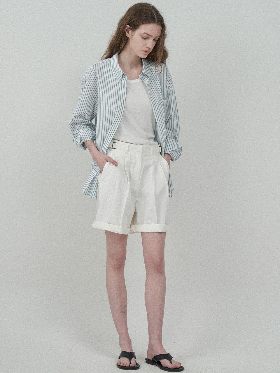 MOTT Cotton Buckle Shorts [White]