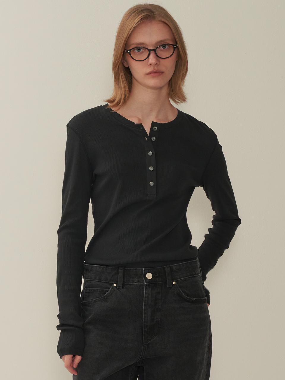 MOTT Henley Neck Classic T-Shirt - Black