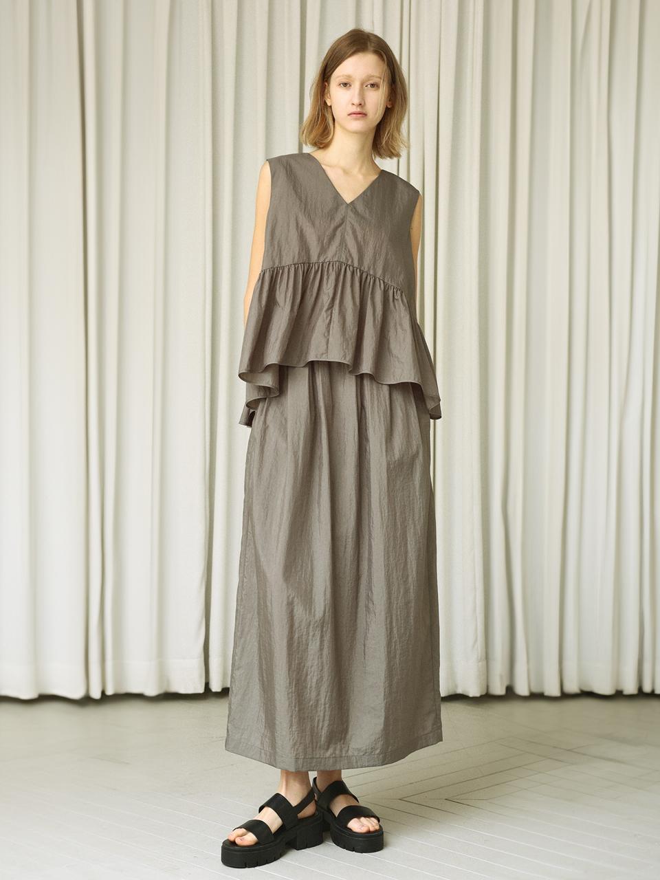 mu:arvo ShimmerTuck Concealed Band Volume Skirt [Greyish Khaki]