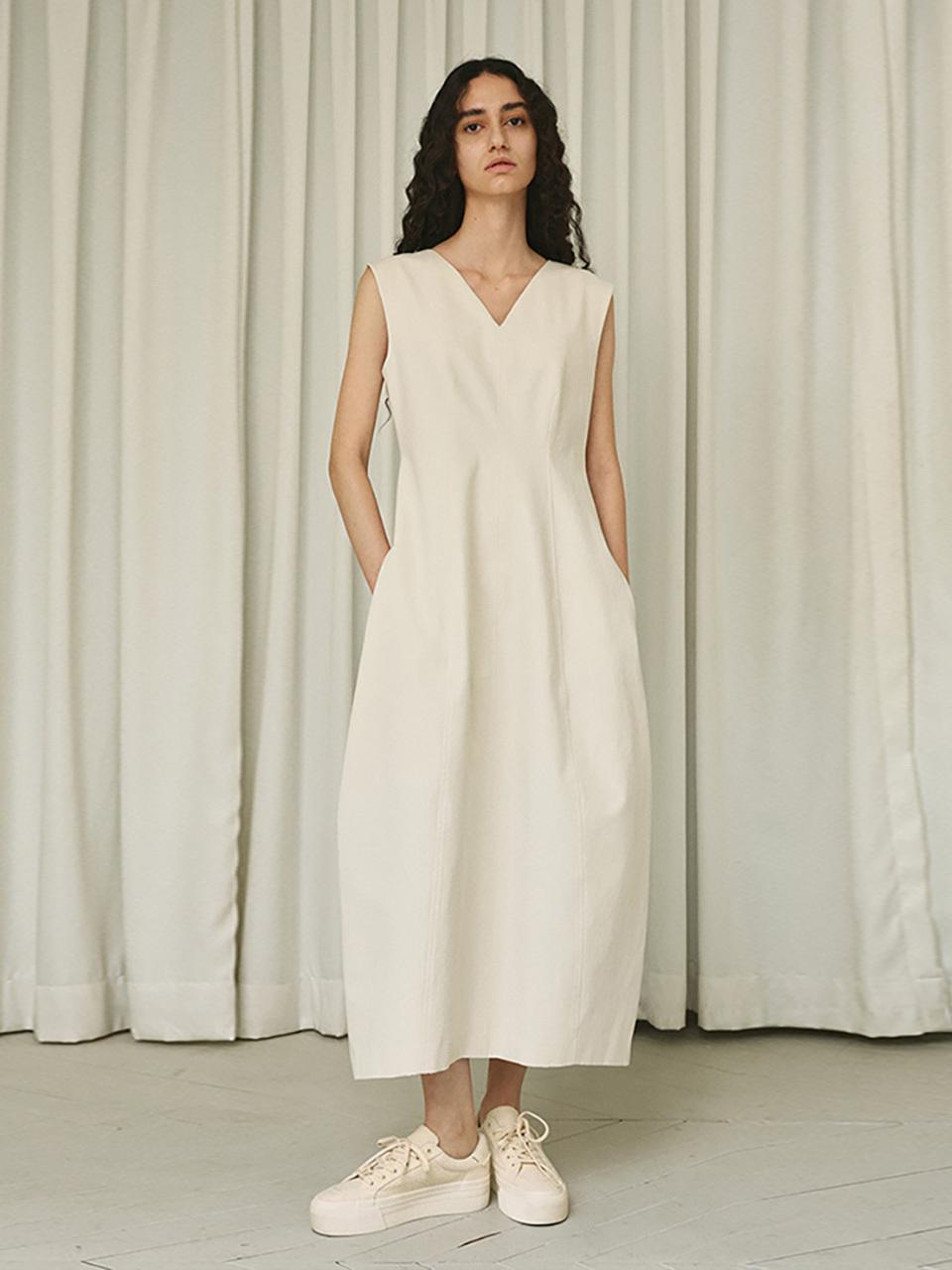 mu:arvo Sleeveless Voluminous Dress [Cream]