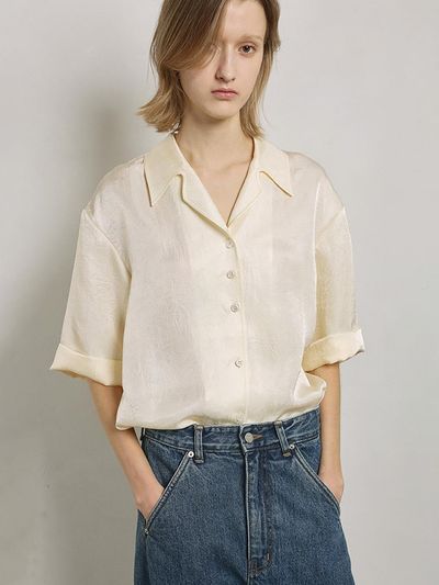 mu:arvo Wrinkled Satin Half-Sleeve Blouse [Cream Yellow]