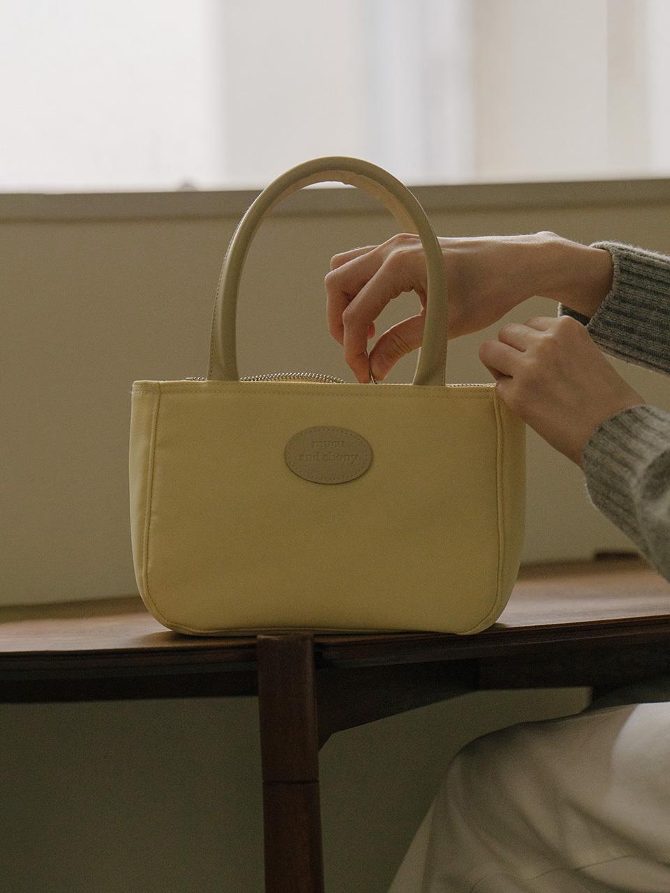 mucu and ebony Aise Buttery Tote Bag [Yellow]