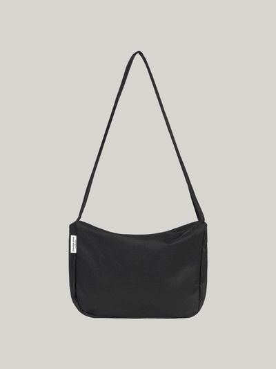 mucu and ebony Marsh Mellow Shoulder Bag [Black]