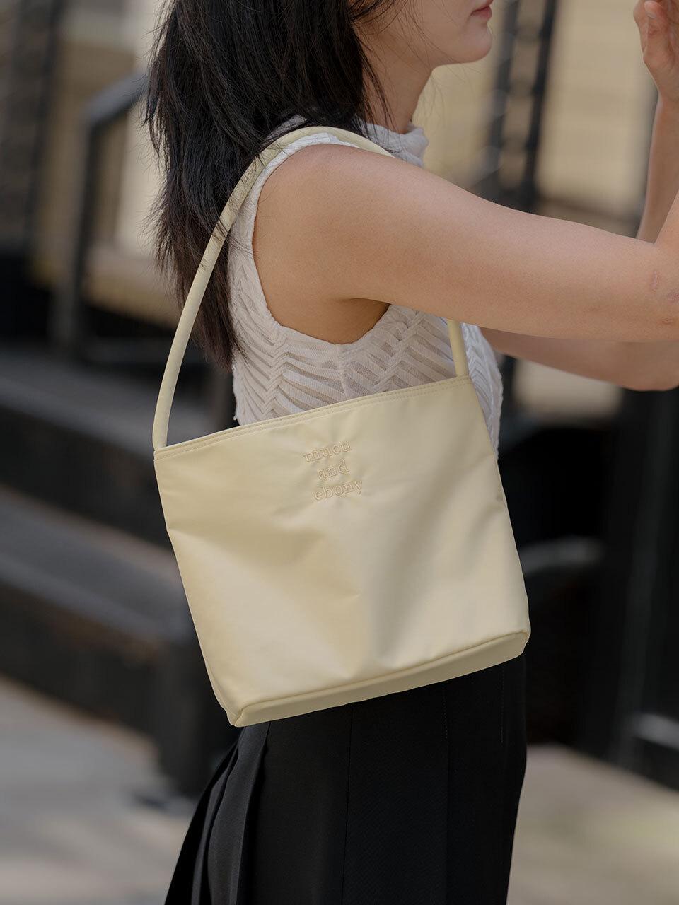 mucu and ebony Nearest Tote Bag 10colors