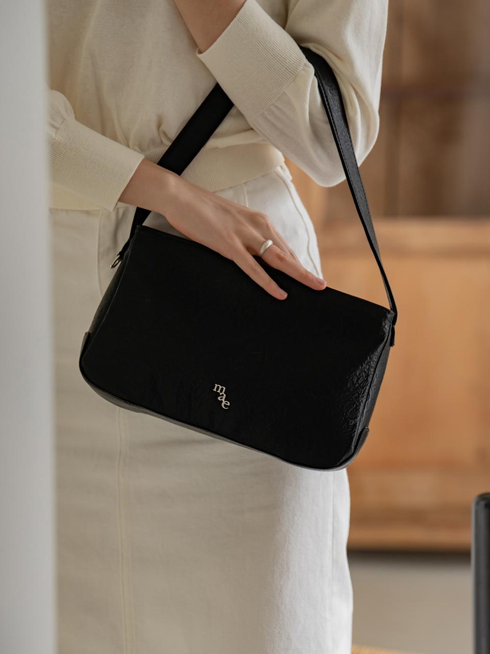 mucu and ebony Posh Shoulder Bag [Black]