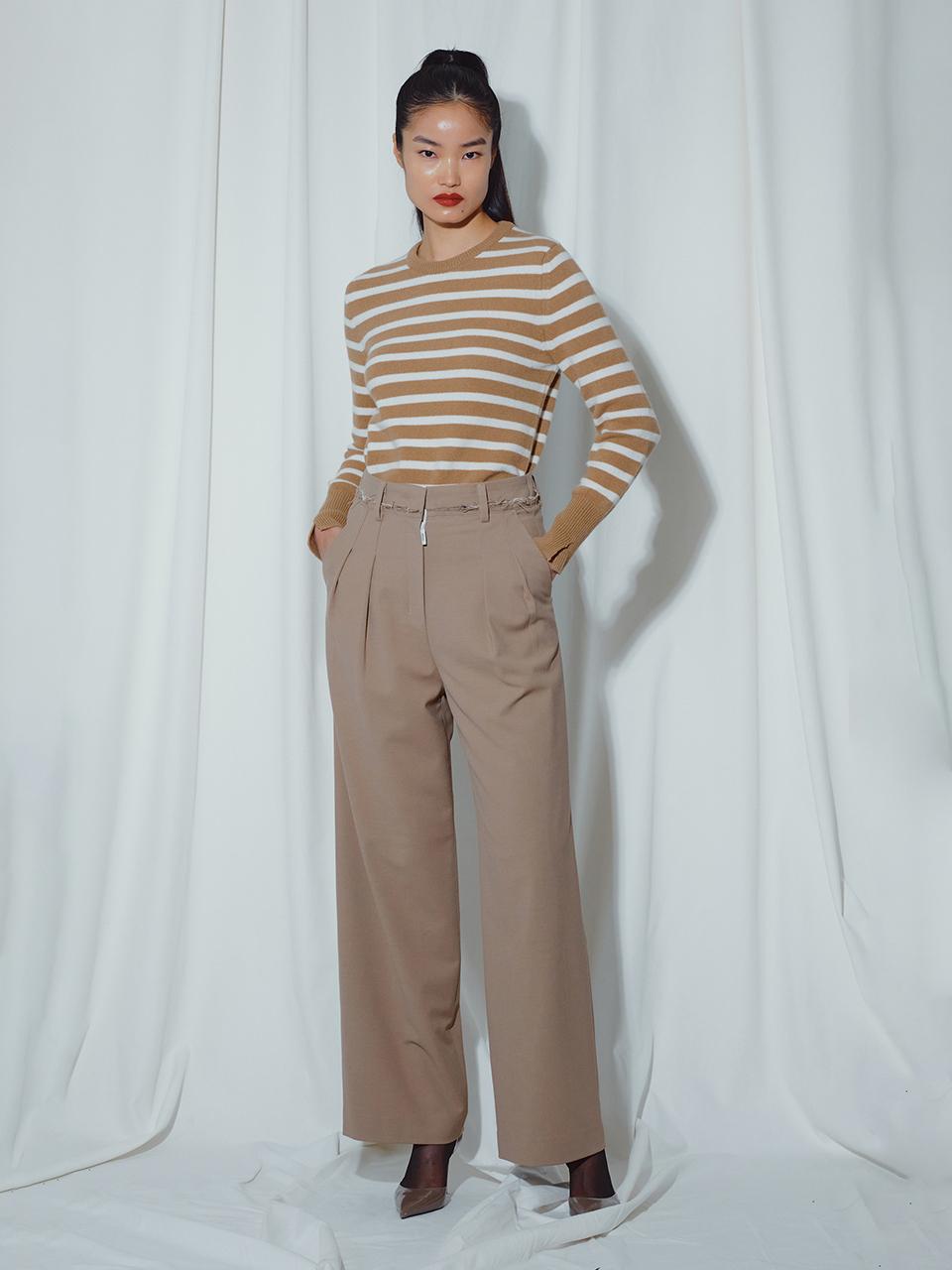 MUNN BEIGE STRIPE SLEEVE SLIT KNIT LONG SLEEVE