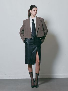 MUNN IN-SEAM POCKET CROPPED BLAZER [BROWN]