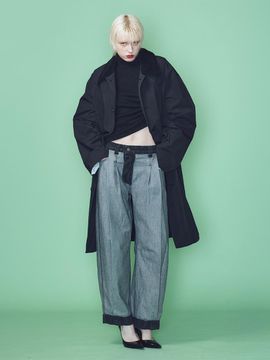 MUNN OVERSIZED SHIRRED SLEEVE CONTRAST COLLAR SINGLE COAT