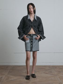 MUNN Reversed Contrast Button Up Denim Skirt [Black]
