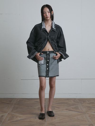 MUNN Reversed Contrast Button Up Denim Skirt [Black]