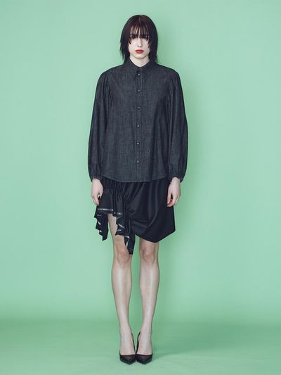 MUNN SHIRRED SQUARE ARMHOLE DENIM SHIRT