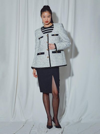 MUNN WHITE RAW CUT NECK TWEED JACKET