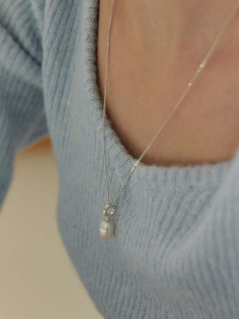 murmur 925 Sterling Silver Oval Drop Pearl Necklace