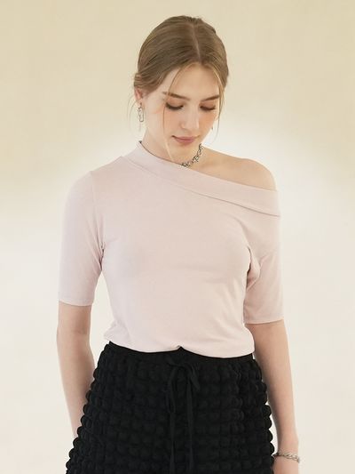 MUSE BY ROSE Off-the-shoulder Asymmetric T-shirt (Pink)